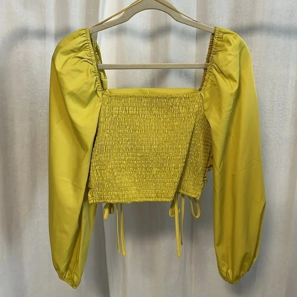 Balloon Sleeve  Blouse Cropped, Size M - Picture 11 of 15